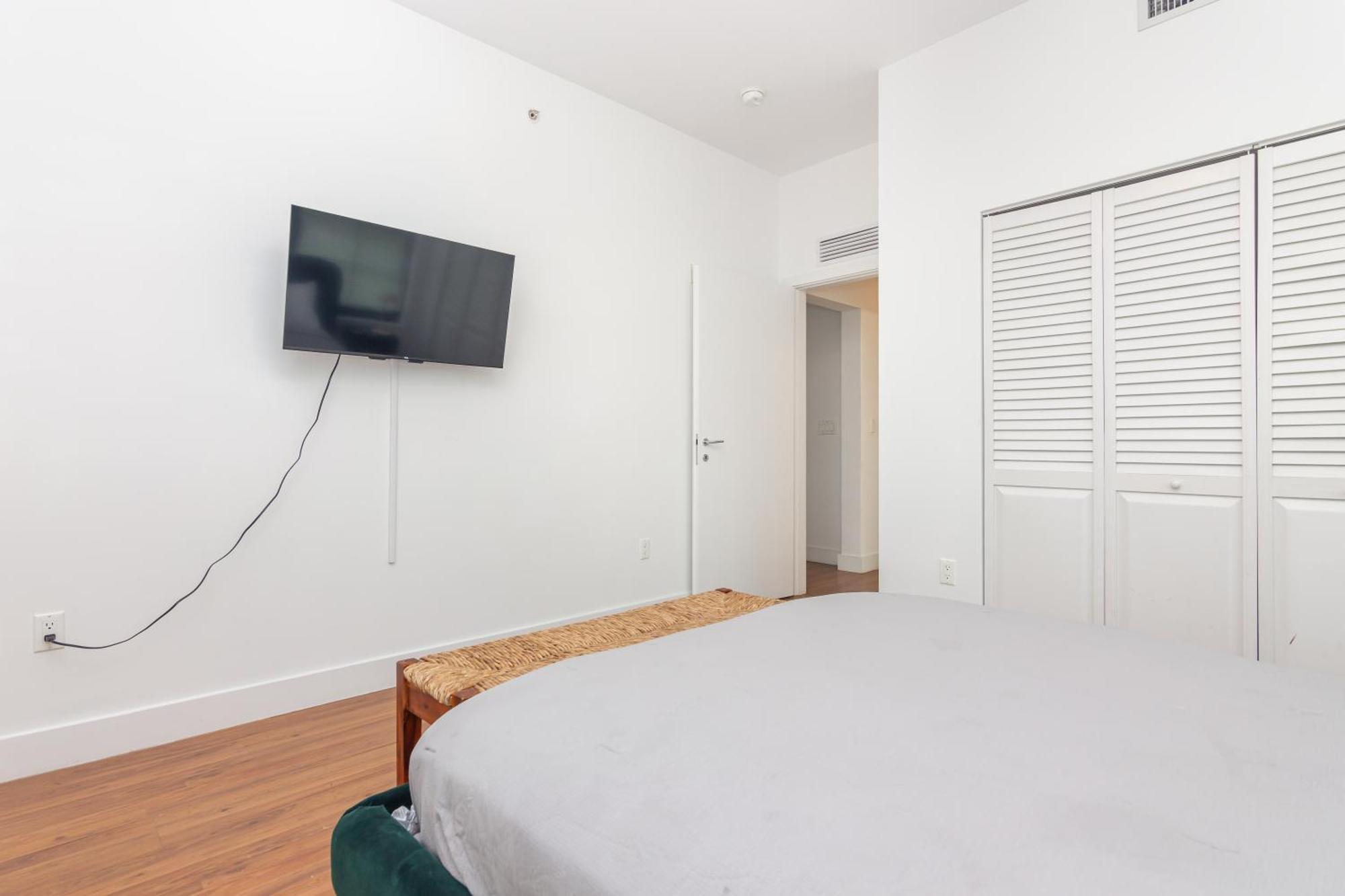 Downtown 2 Bedrooms Apartment Miami